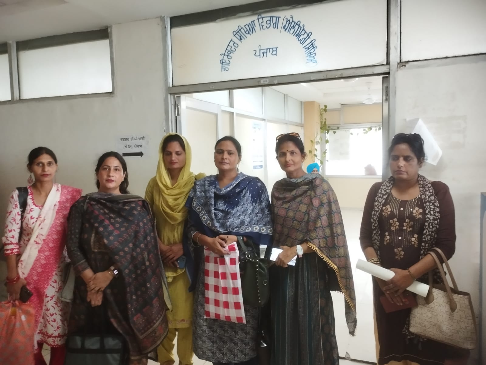 संपूर्ण IEAT शिक्षक संघ ने पंजाब सरकार से मांग की है कि हमारी पिछली और वर्तमान दोनों शैक्षणिक योग्यताओं को ध्यान में रखा जाए और हमें हमारा उचित हक़ दिया जाए।